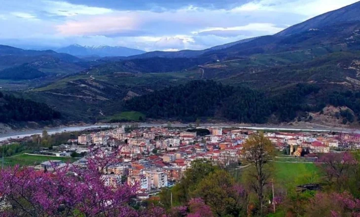 Memaliaj, punëtori bie nga skela e ndërtimit