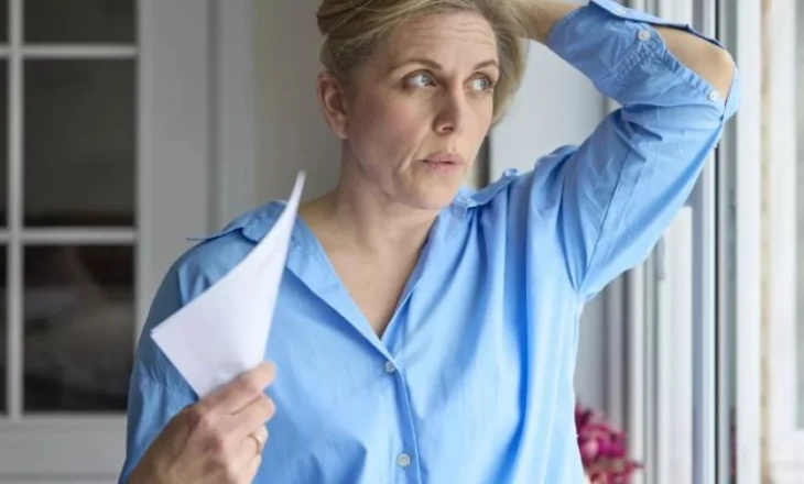 Menopauza, faktori i papritur që e sjell atë më herët në jetën e një gruaje