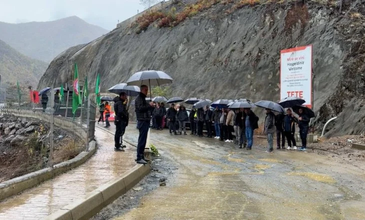 Minatorët e Spaçit në protestë, akuzojnë “TETE Albania” për hakmarrje me largime nga puna