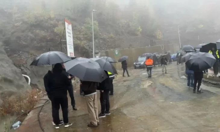Minatorët e Spaçit vijojnë protestën në ditën e 13-të, ende pa përgjigje nga kompania
