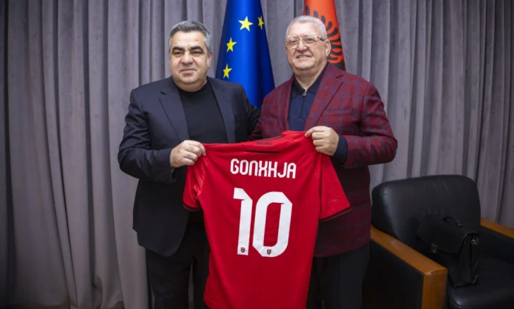 Ministri i ri i Sportit, Gonxhja, viziton FSHF, presidenti Duka i ilustron projektet!
