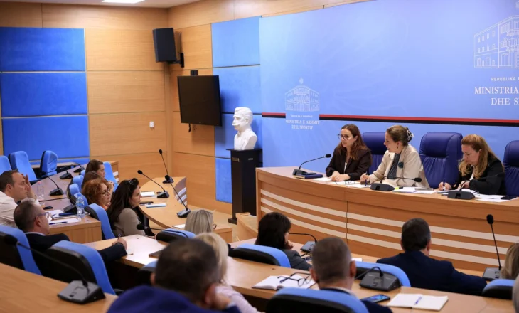 Ministria e Arsimit nis përgatitjet për Maturën Shtetërore 2026