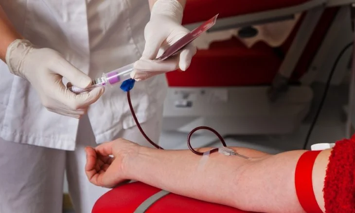 Ministria e Shëndetësisë propozon draftin për sigurinë e dhurimit të gjakut dhe qelizave riprodhuese