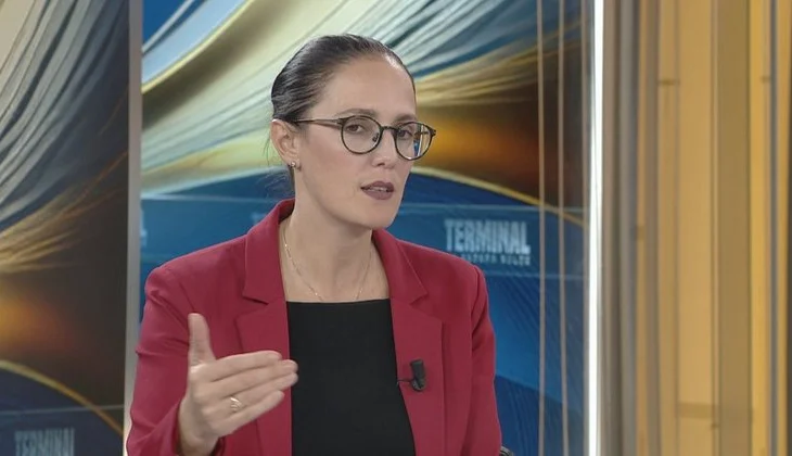 Ministrja Ibrahimaj: Nuk e ndalim dot emigrimin, por do të punësojmë 40 mijë të rinj