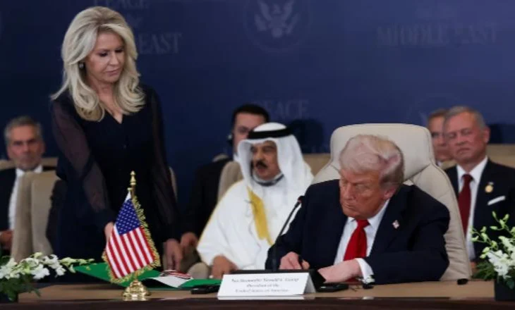 Moment historik, presidenti Trump nënshkruan në Egjipt ”Marrëveshjen e Paqes”: Tre mijë vjet për të arritur këtu