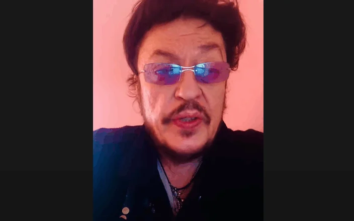 “Mos bjer’ në dashuri me mua…” të Charles Bukowskit e lexon Leka Sefla (Video)