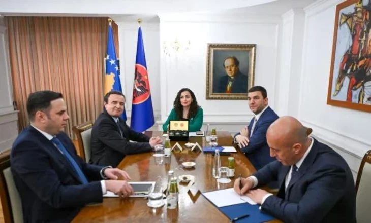 Mosformimi i Qeverisë së re në Kosovë, shteti rrezikon mospagimin e pensioneve, pagave dhe shërbimeve