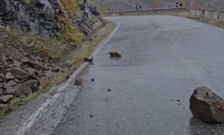 Moti i keq shkakton probleme në Kukës, rënie gurësh dhe inerte në Rrugën e Kombit