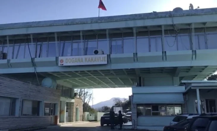Ndalohet për disa orë kalimi në Kakavijë/ Grevë në doganën greke, ja oraret e bllokimit
