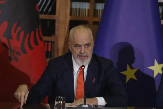 “Ndjekje penale dhe shkarkime nga detyra”/ Rama iu ‘tërheq veshin’ inspektorëve bashkiakë: Burg kush bën parkim të…