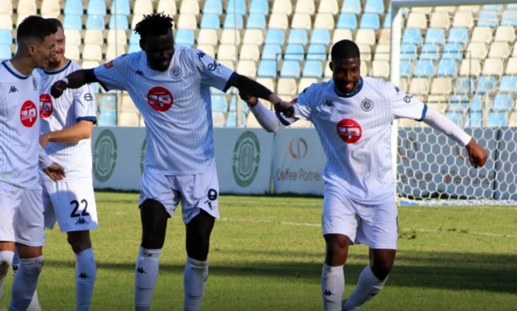 Ndodh çudia në Dinamo-Flamurtari, zëvendësuesi del me karton të kuq pas 4 minutash lojë