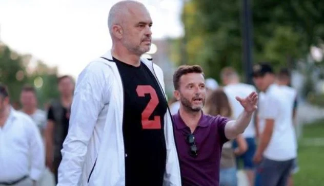 “Ndryshojmë për të fituar”, Braçe publikon pamjet: Si u zgjodh Rama në krye të PS 20 vite më parë