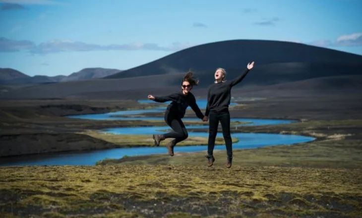 Në Islandë nuk ka mbiemra dhe njerëzit identifikohen nga emri i babait
