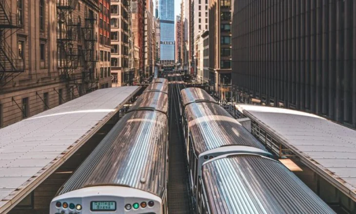 Në Japoni, treni vonohet më pak se 1 minutë në vit
