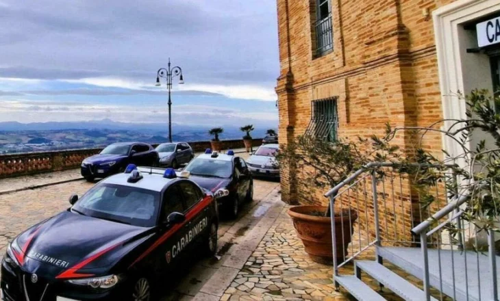 Në makinën e tyre u gjet një orë luksoze ‘Patek Philippe’/ Arrestohet banda e shqiptarëve