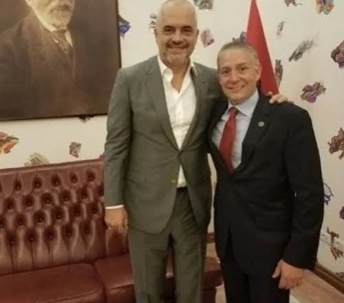 New York Times: Edi Rama është figura kyçe në aferën korruptive me McGonigal