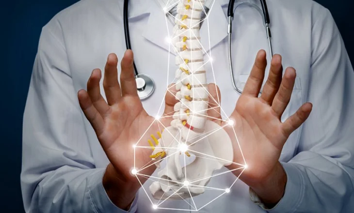 Nga historia familjare, mosha dhe gjinia, 5 faktorë rreziku të heshtur të osteoporozës