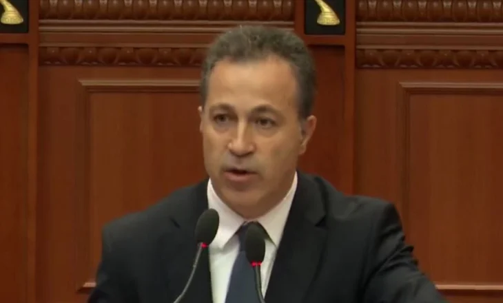 Niko Peleshi nuk shkarkohet! Kërkesa e opozitës rrëzohet nga 79 deputetë