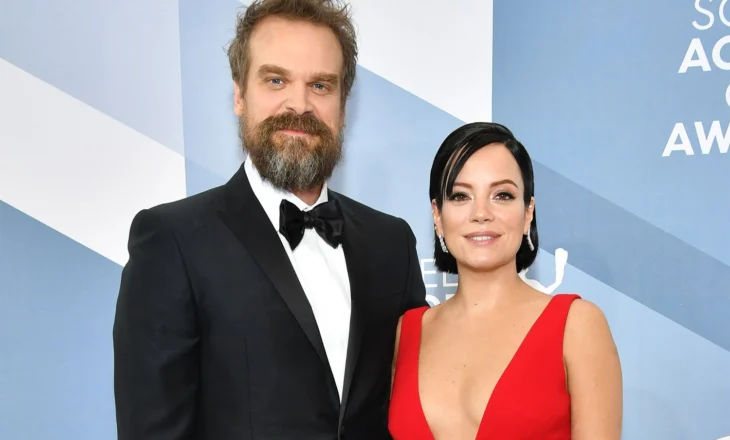 Një pasqyrë intime: albumi i ri i Lily Allen pas marrëdhënies me David Harbour