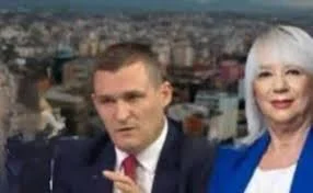 Një replikë e detyruar (në largësi) me Dumanin Altin