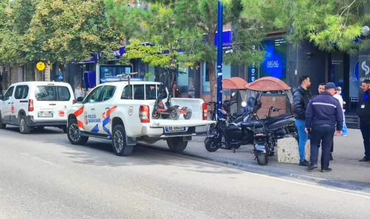 “Nuk e dinim që nuk lejohet”/ Sërish rrugëve të qytetit skuterët elektrikë, policia aksion për bllokimin