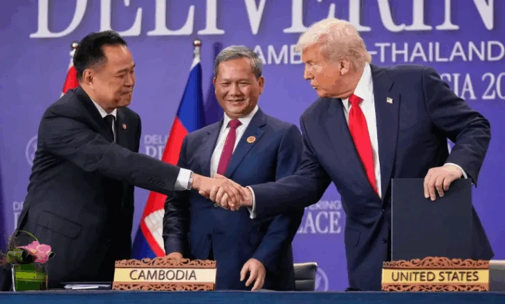 “Nuk ka tregti pa ndaluar luftën!” Trump ndërmjetëson, Tajlanda dhe Kamboxhia nënshkruajnë armëpushimin
