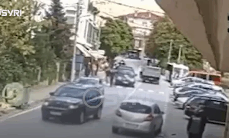 Nuk u dolën ‘llogaritë’ me kontrabandën nga kufiri i gjelbër, palët nxorën thikën e shkopin e bejsbollit për t’u sqaruar