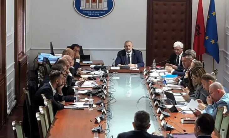 “Numërim i votave në qendrat e votimit”/ Propozimi i PS për Reformën Zgjedhore: Të mos grumbullohen në KZAZ