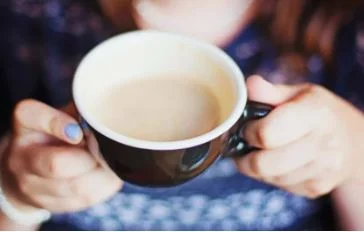Nxit humbjen e peshës dhe zvogëlon inflamacionin/ Shtoni gjysmë luge çaji nga ky ushqim në kafe, efekti do t’ju kënaqë