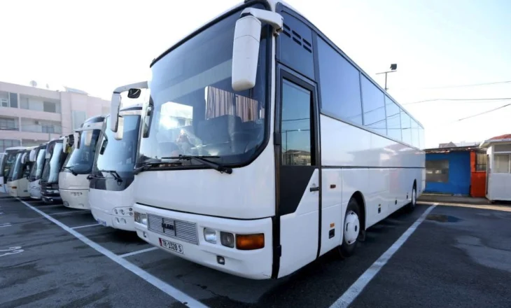 Operatorët e transportit të udhëtarëve, tarifë 200 lekë për pasagjer për transmetimin e të dhënave