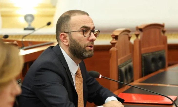 ‘Opozitës i mohohet e drejta për mendim në çështjet kushtetuese’, Bardhi: Peleshi trajton Kuvendin si pronë të partisë-shtet