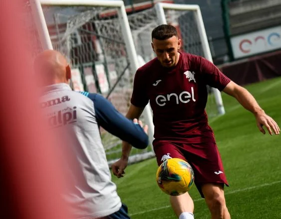 Optimizëm në Torino, Ismajli gati për Napolin, “ngroh” edhe Asllani