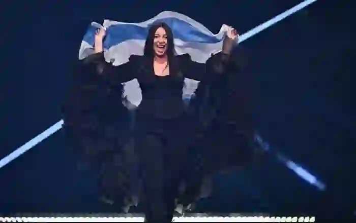 Organizatorët e Eurovisionit shtyjnë votimin për përfshirjen e Izraelit në konkursin e vitit të ardhshëm