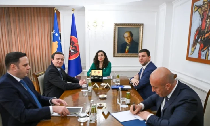 Osmani thërret krerët e partive, Presidentja vijon përpjekjet për zgjidhjen e krizës politike