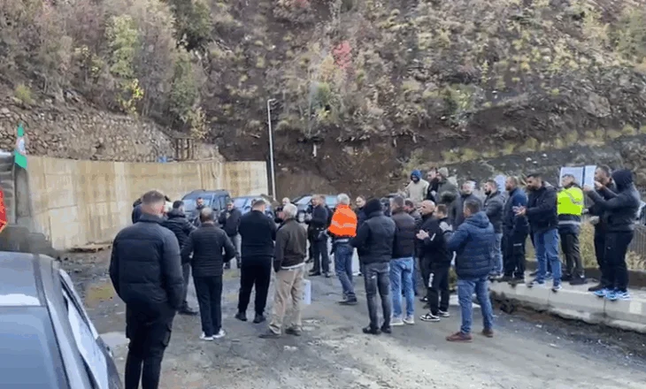 Pagat e ulëta dhe pasiguria në punë, miniatorët e Spaçit në ditën e 12 të protestës