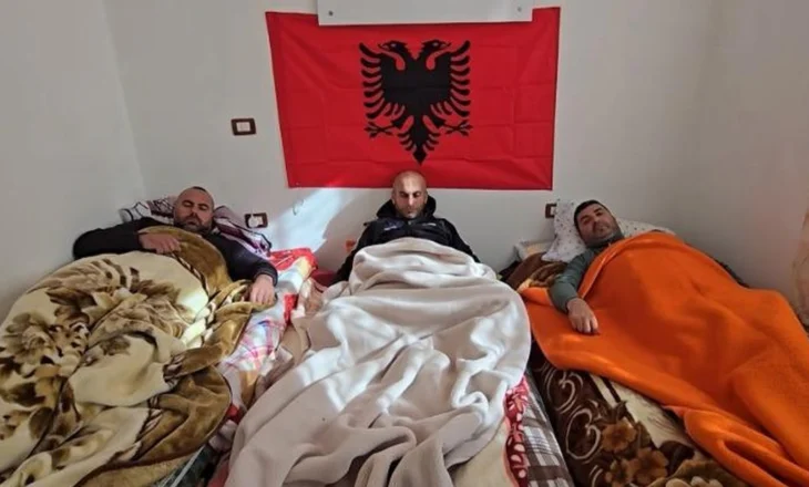 PANIK në Marinzë! Dita e 6-të e grevës së urisë, punonjësi i “Bankers” humb ndjenjat