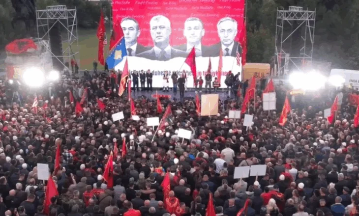 Panik në protestë! Ish-komandati i UÇK-së u transportua me ambulancë, flet familjari: Nuk ka…