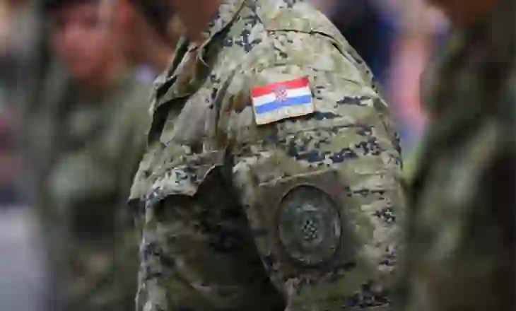 Parlamenti kroat votoi për rikthimin e shërbimit të detyrueshëm ushtarak