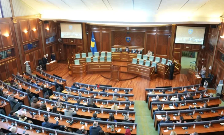 Pas 8 mujash ngërç, konstituohet Kuvendi i Kosovës, Rashiq zgjidhet nënkryetar serb