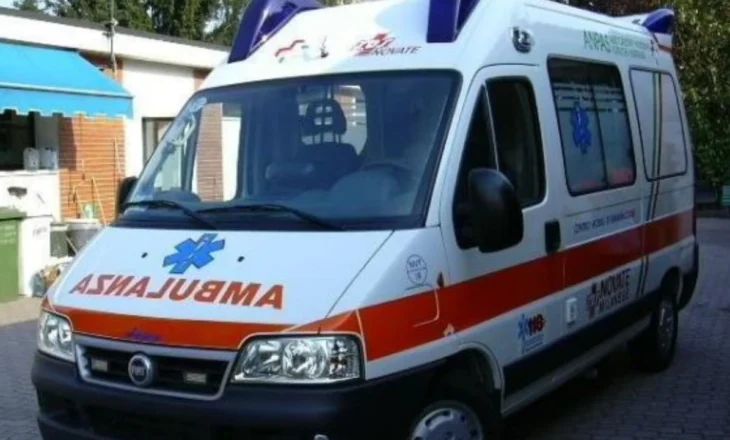 Pas sherrit me bashkëshorten, 51-vjeçari në Tiranë plagos veten me thikë