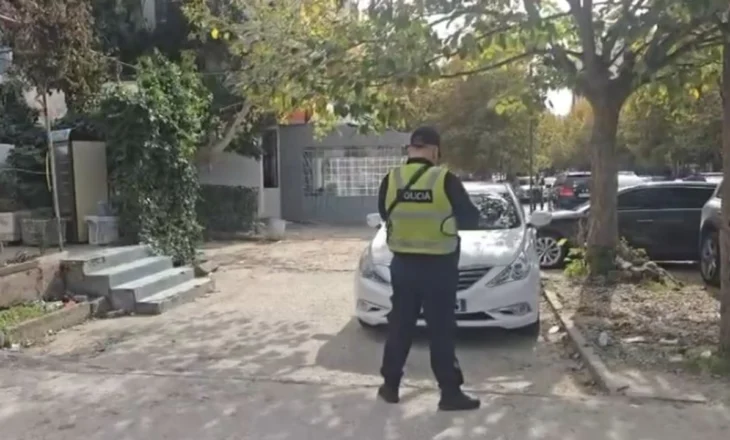 Pengonin qarkullimin e mjeteve dhe këmbësorëve, “zhduken” mjetet e parkuara në anë të rrugës në Vlorë