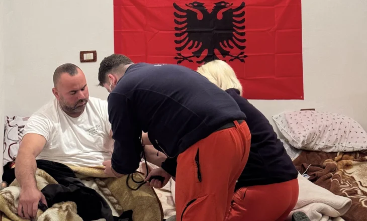 Përkeqësohet gjendja shëndetësore e grevistëve në Marinzë, ndërhyjnë mjekët