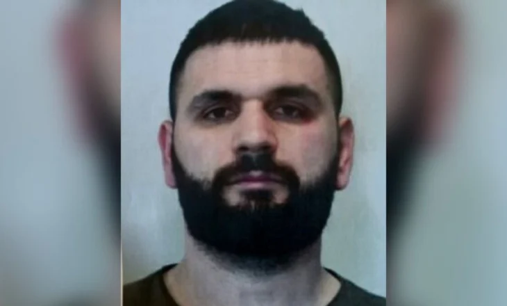 Përplasi 9 automjete dhe 1 motor për t’i ikur policisë, burg për 31 vjeçarin/ Shfaq pendesë: Isha në panik e ankth, marr mjekim.. 