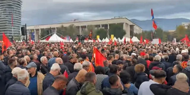 Përplasje në PD/  Deputeti demokrat “thyen rreshtin”, i bashkohet protestës kundër urdhrit të partisë