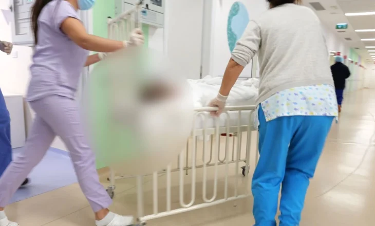 Pësoi djegie të rënda pas flakës në banesë, 6-vjeçarja nga Maliqi shtrohet në QSUT, reagon ministria e Shëndetësisë