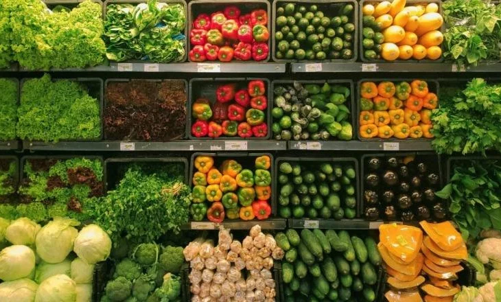 Pesticide edhe kontrabandë në Shqipëri, 23 ngarkesa fruta-perime të kontaminuara/ AKU: Gjobë 25 farmacive bujqësore