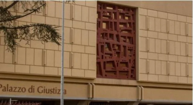 Pjesë e një organizate të trafikut të drogës, shqiptari arrestohet pas përleshjes me karabinierët