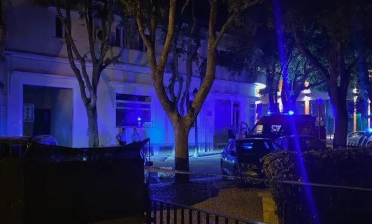Po vizitonin kishën në Lisbonë, dy turistë amerikanë sulmohen nga grabitësit, njëri humb jetën