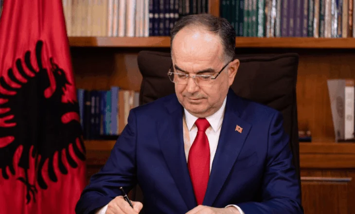 Presidenti Begaj shpall procedurën e aplikimit për vendin vakant në gjykatën Kushtetuese