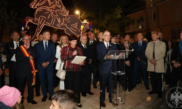 Presidenti Begaj viziton komunat arbëreshe në Itali! Pjesë e inaugurimit të statujës së Skënderbeut në Ururi